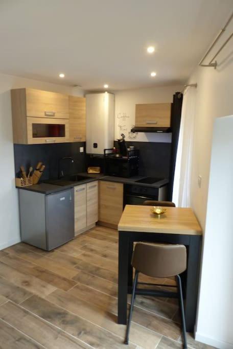 La Pierre N°6 Grand Studio Avec Clim Tartas Bagian luar foto